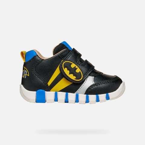 Chaussures premiers pas Batman IUPIDOO B&Eacute;B&Eacute; GAR&Ccedil;ON Noir/Jaune - image number 1 | GEOX