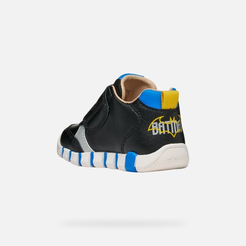 Chaussures premiers pas Batman IUPIDOO B&Eacute;B&Eacute; GAR&Ccedil;ON Noir/Jaune - image number 3 | GEOX