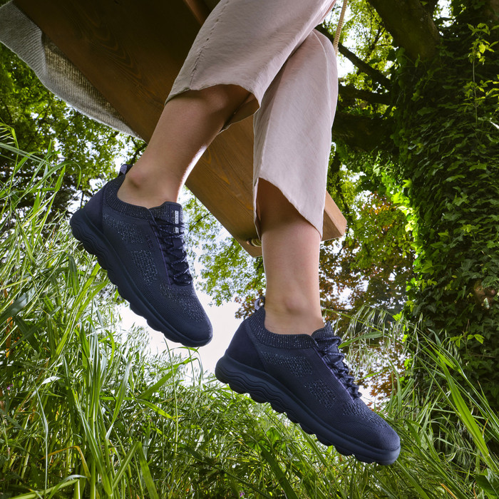 Siete Complacer pivote Geox® SPHERICA Mujer: Sneakers Azul denim oscuro | Geox®