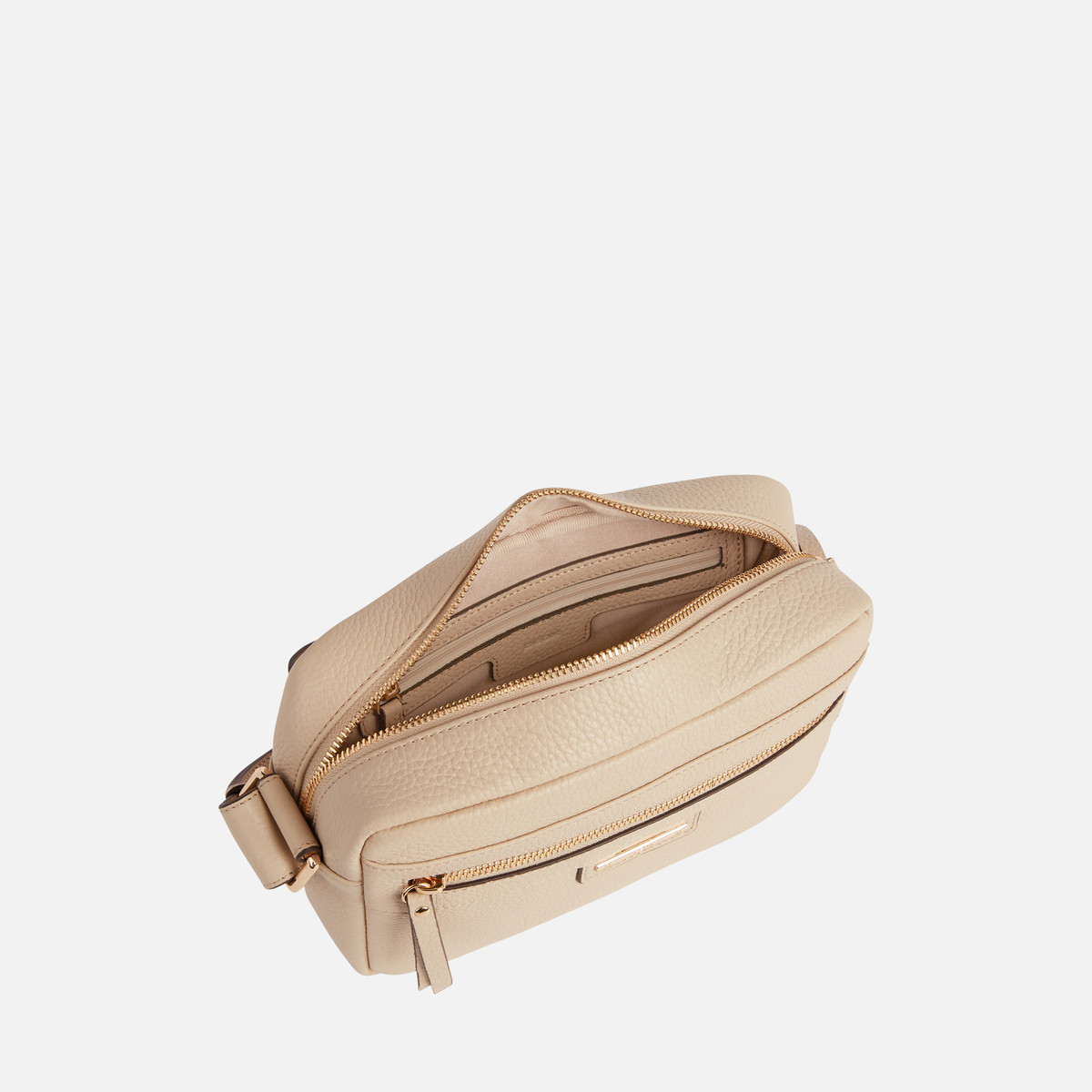blandine woman — off_white