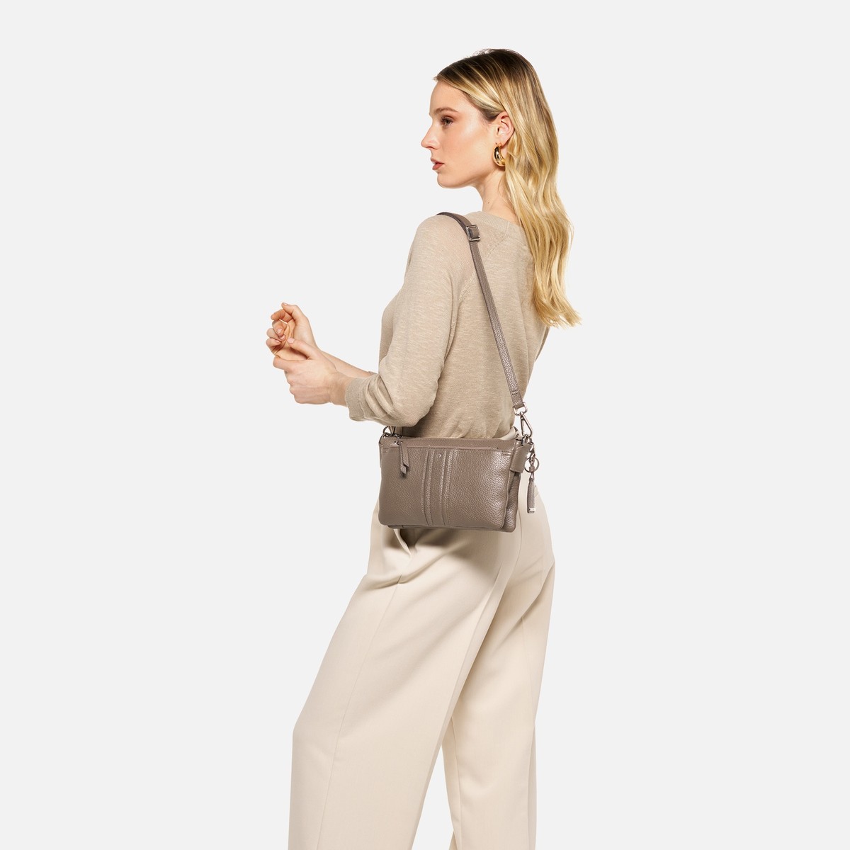 claree woman — dove_grey