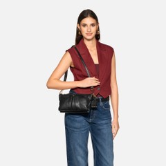 claree woman — black 1