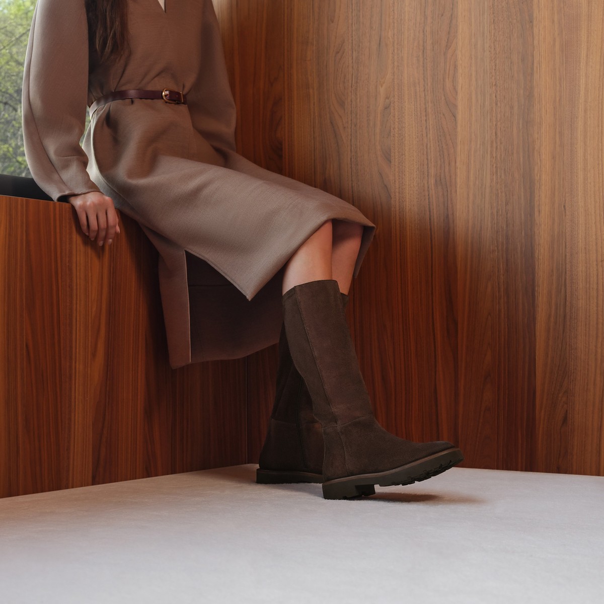 norize woman — dark_brown