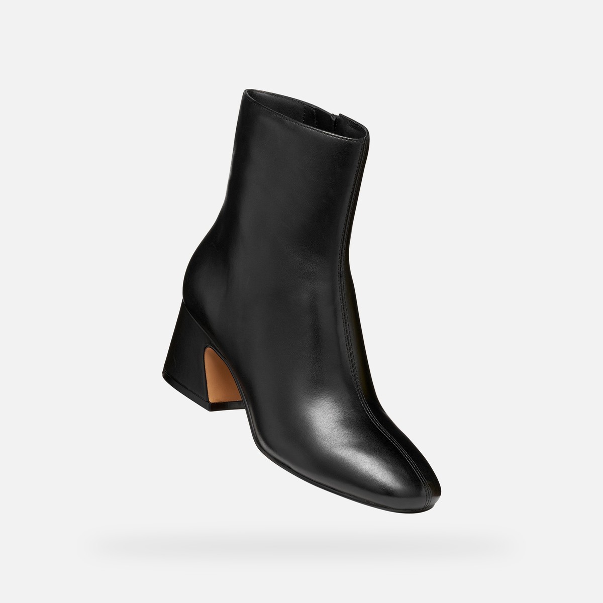 kalidine woman — black