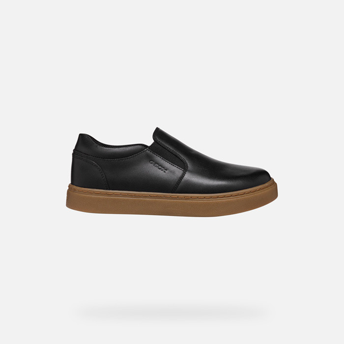 Boy's breathable shoes, sneakers, boots & apparel | Geox®
