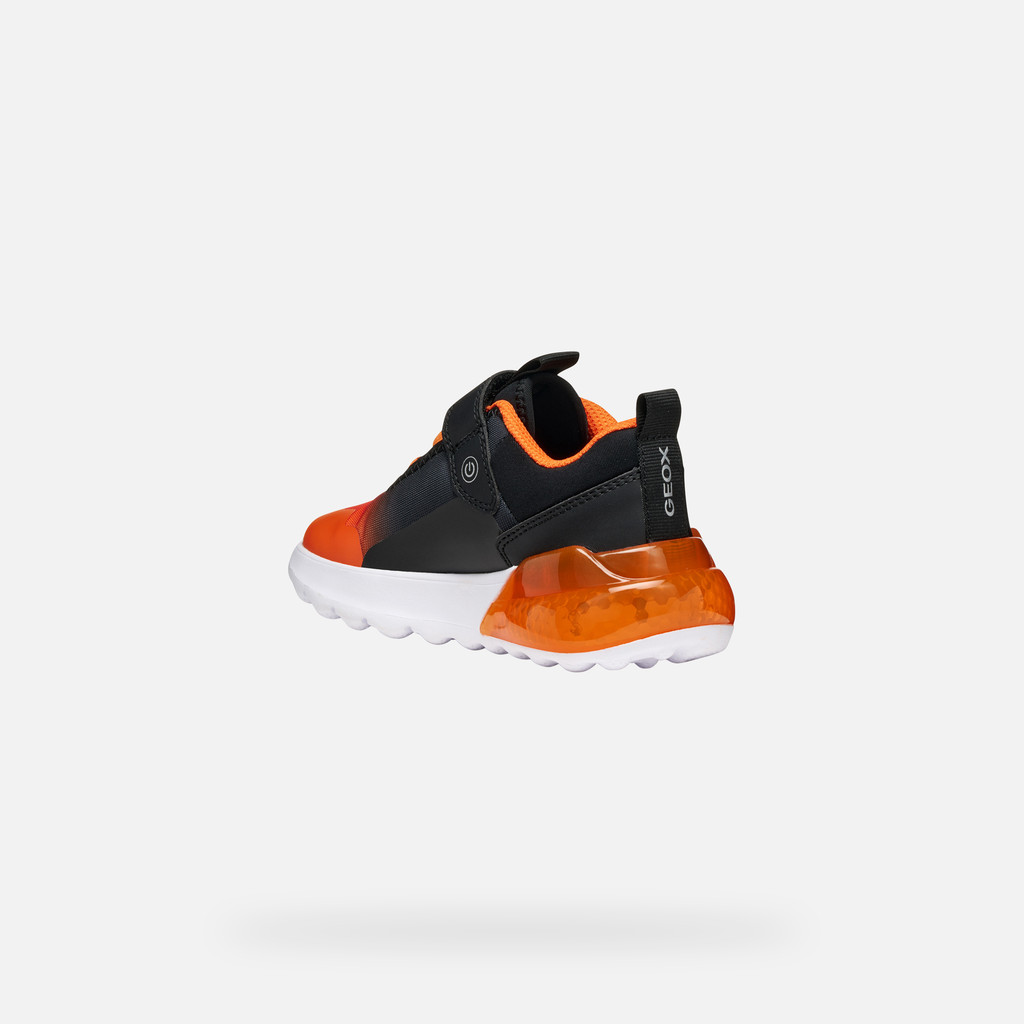 Shoes with lights ACTIVART ILLUMINUS BOY Black/Orange - image number 3 | GEOX