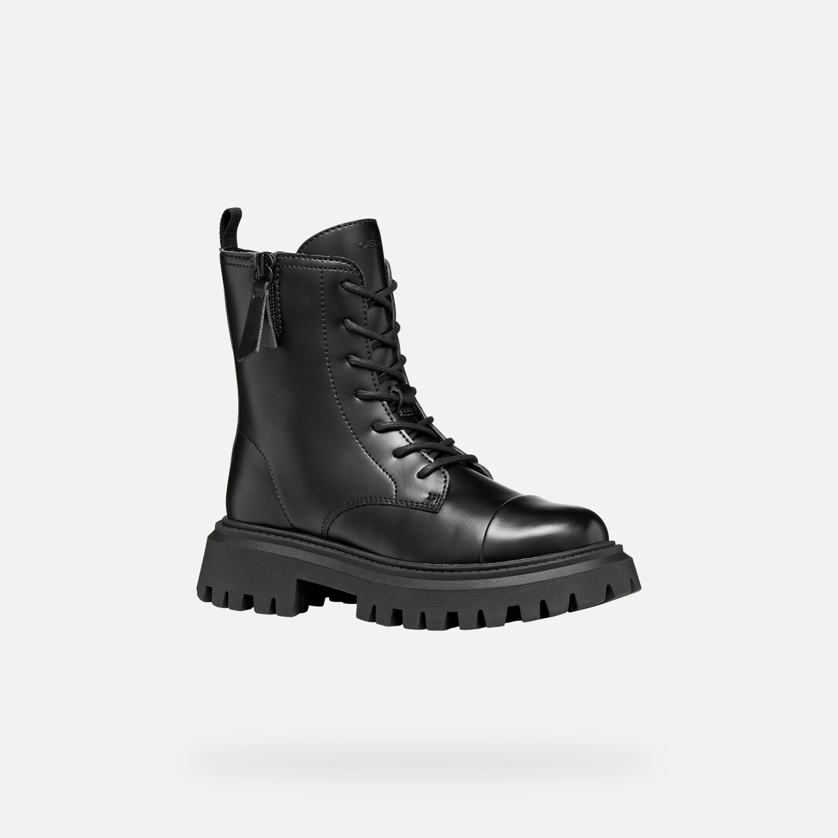 maquinnens girl — black