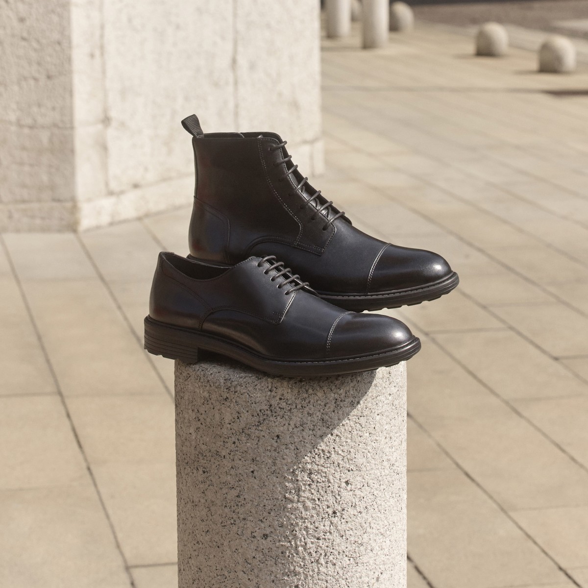 walk pleasure b man — black